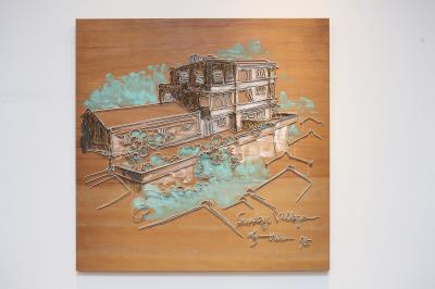 胡達華早期的作品,同樣描繪九份山水,唯清一色以螺絲、鐵釘、鐵絲為主。 胡達華早期的作品,同樣描繪九份山水,唯清一色以螺絲、鐵釘、鐵絲為主。