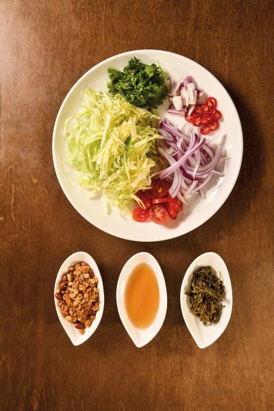 移民縈繞於心的家鄉味，一般泰緬餐廳極難見的茶豆沙拉。