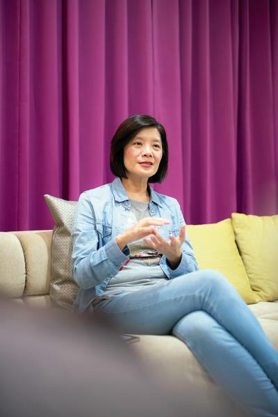 台灣好基金會執行長李應平表示,基金會的理念是「尊重鄉親對生活的選擇」,透過結交當地朋友,了解他們的需求。 台灣好基金會執行長李應平表示,基金會的理念是「尊重鄉親對生活的選擇」,透過結交當地朋友,了解他們的需求。