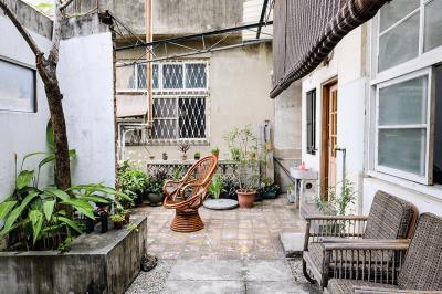 老屋的氛圍、日常,是小五口中所說如「家」的感覺。 老屋的氛圍、日常,是小五口中所說如「家」的感覺。