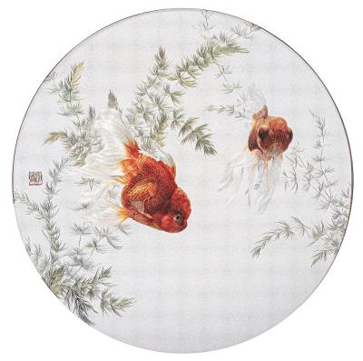 大量的刺繡藏品，也是鳳甲的重要特色，吸引到許多人特地前往觀賞。（鳳甲美術館提供）