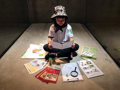 帶領學童走入美術館,就像沃壤中種下美的種子, 期待有日扎根成蔭。(毓繡美術館提供) 帶領學童走入美術館,就像沃壤中種下美的種子, 期待有日扎根成蔭。(毓繡美術館提供)
