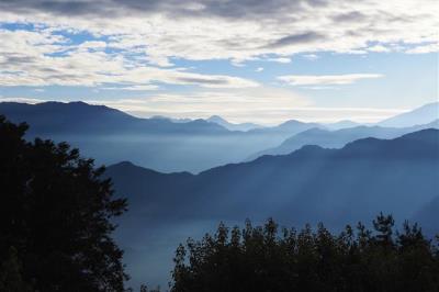 高山青．四季行    