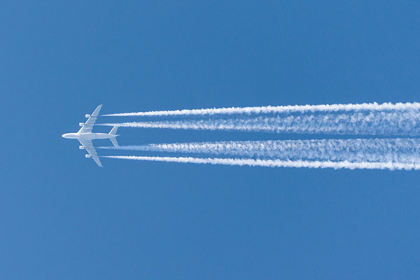 }ѻڪ Contrails: A Trail of Cloud Out of the Blue