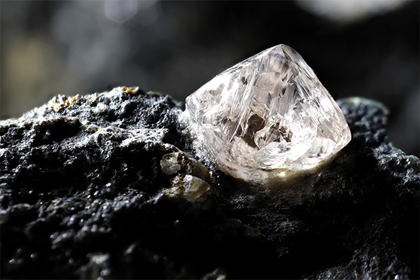 ǰ|pۡAAӪ̨ο Gems of the Future: Lab-Grown Diamonds