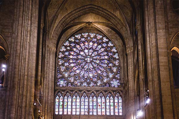 AGvMgUvN  The Rose Window of Medieval Europe